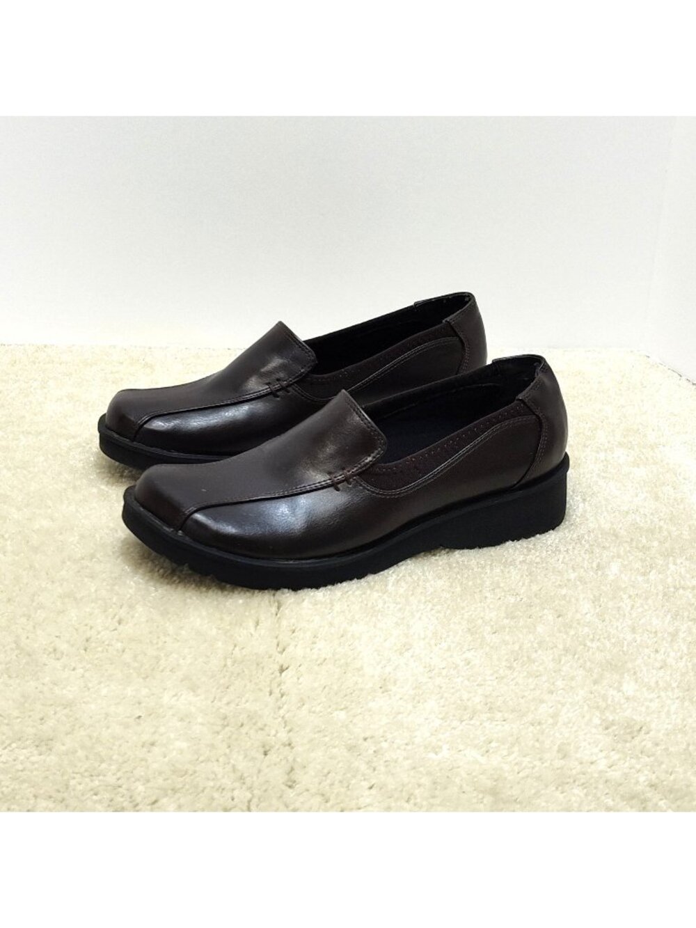 BareTraps Wear Ever Shelly Loafers Womens Slip On Low Wedge Comfort Shoes US 8M